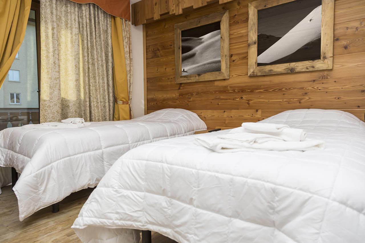 Hotel Clotes Oulx エクステリア 写真