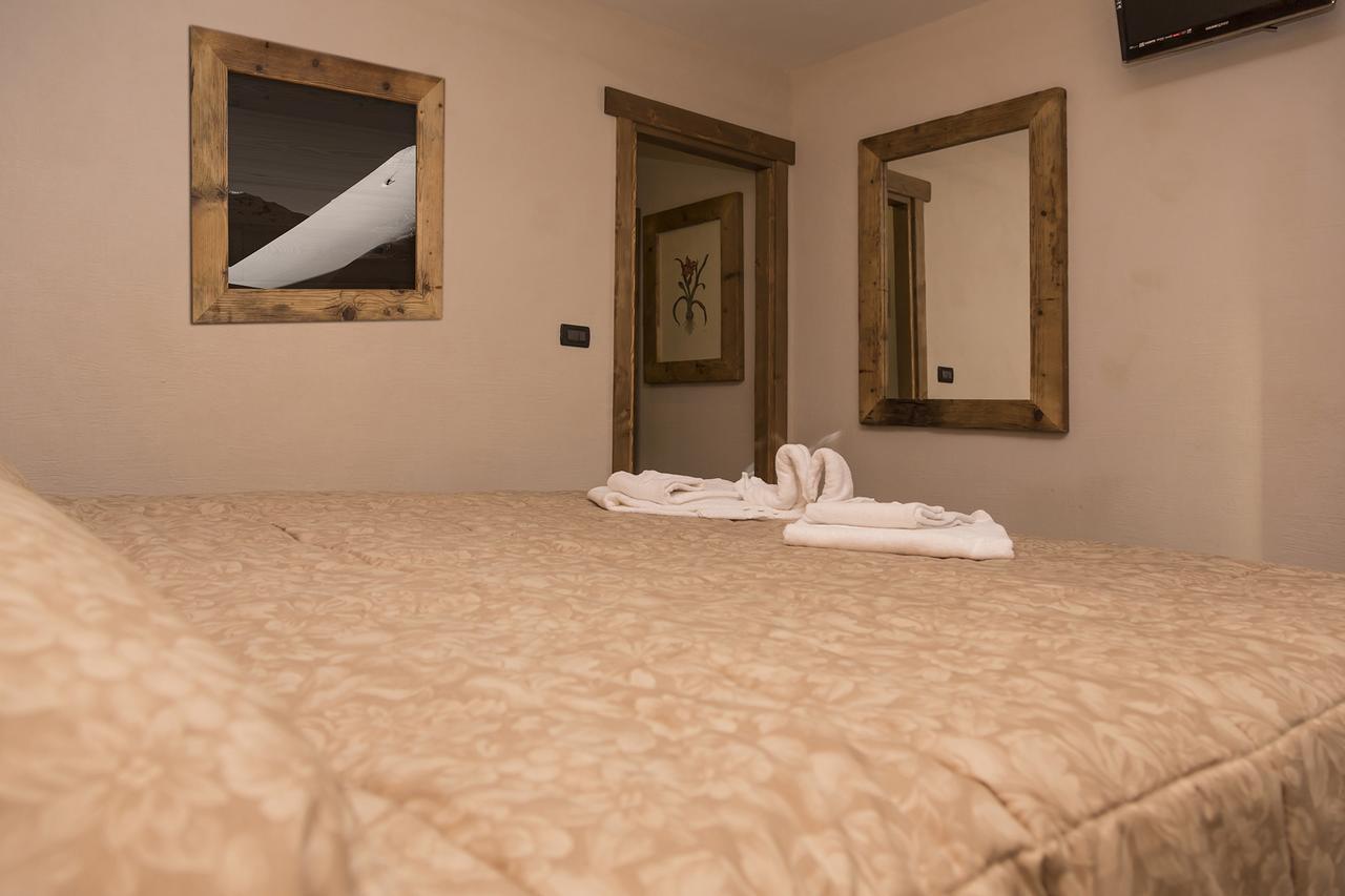 Hotel Clotes Oulx エクステリア 写真