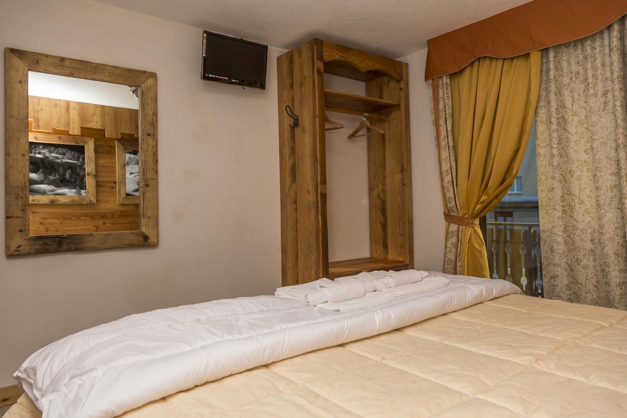Hotel Clotes Oulx エクステリア 写真
