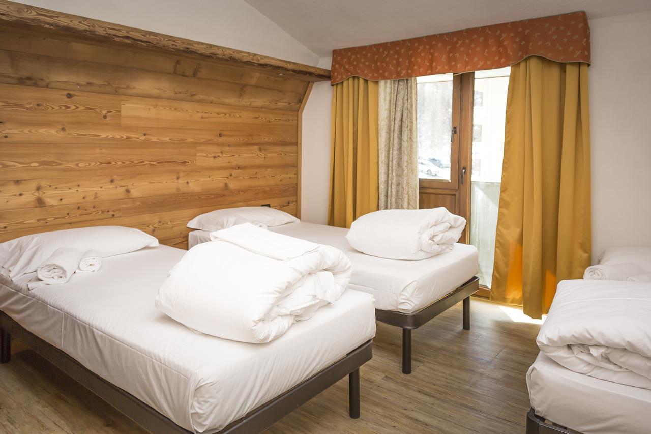 Hotel Clotes Oulx エクステリア 写真